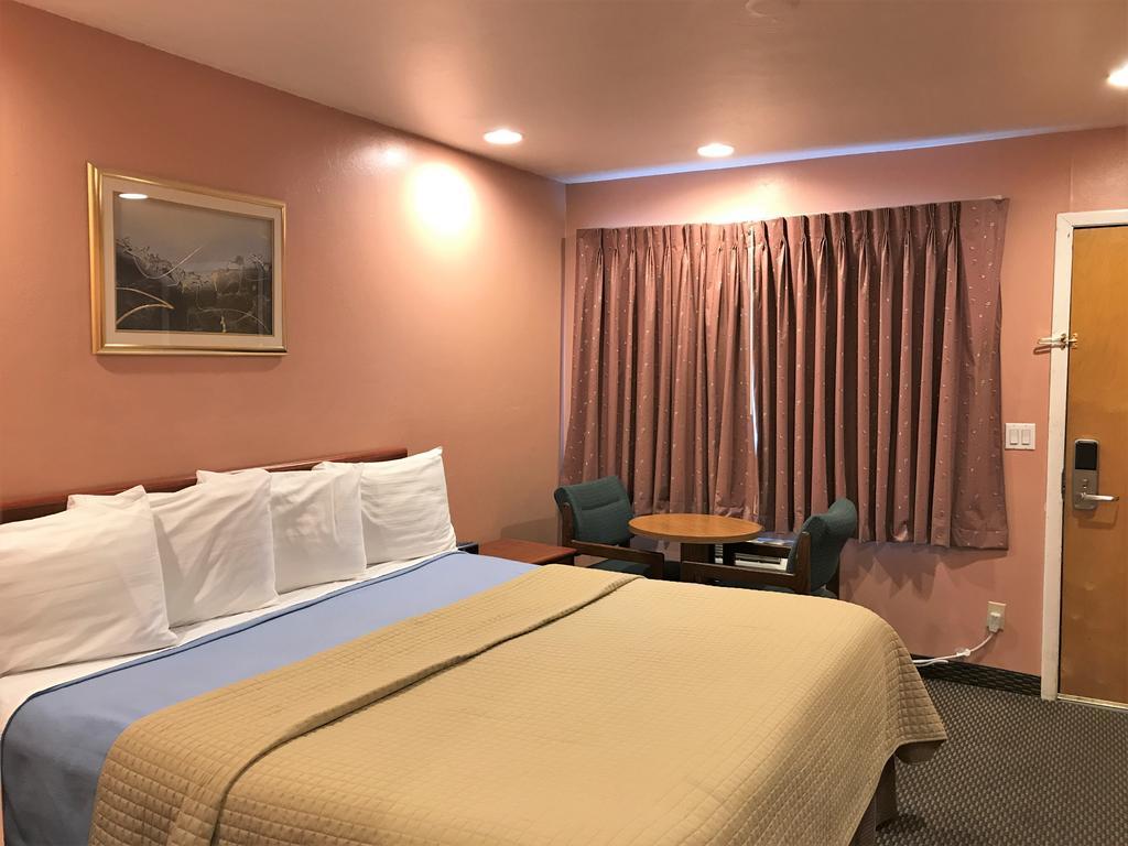 Bestway Inn Грантс Пас Екстериор снимка