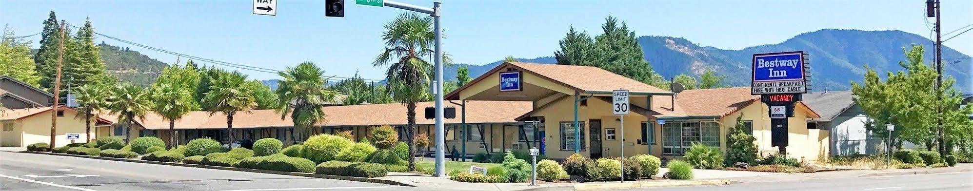 Bestway Inn Грантс Пас Екстериор снимка